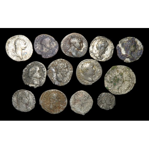 160 - Roman silver denarius and siliqua. To include, coins issued during the reigns of, Vespasian, Trajan,... 