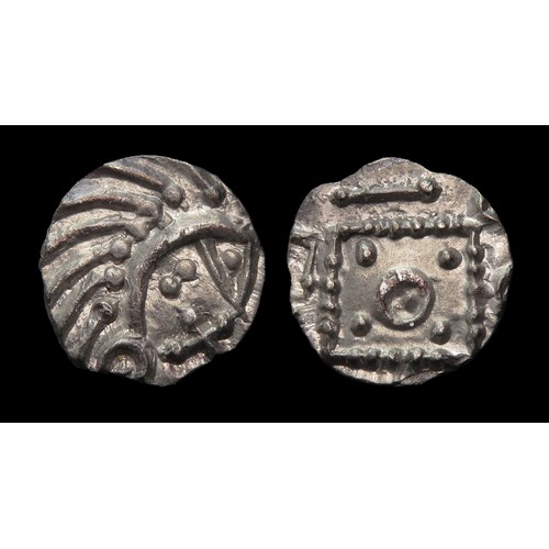 178 - Anglo-Saxon sceat, continental issue (695-740), series E. Silver,12mm, 1.11g.. Obv: Quilled crecent ... 