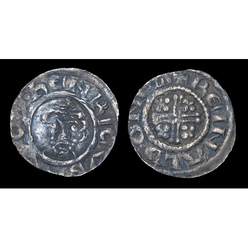 209 - Richard I Short cross penny, class 4a. Silver, 20mm, 1.38g. Obv: crowned facing bust holding sceptre... 