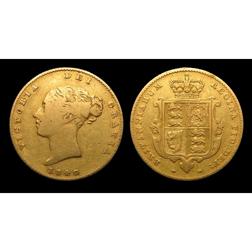 370 - Victoria gold half sovereign 1842. Gold, 20mm, 3.87g. Obv: first young head left, +VICTORIA DEI GRAT... 