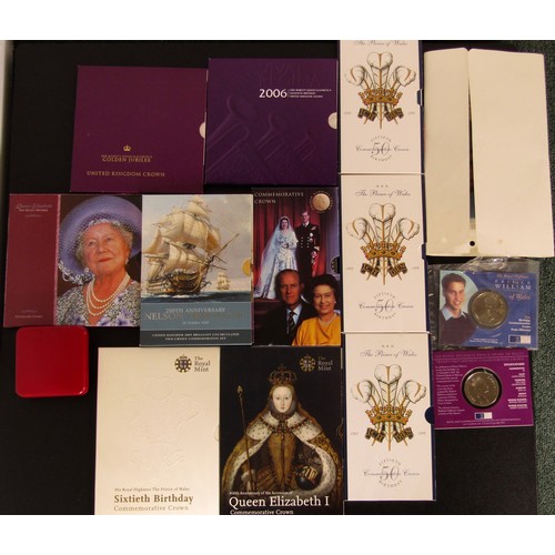 1342 - Royal Mint Commemorative Crown Issues in Presentation Packs (14). Various Royal Issues, Queen Elizab... 