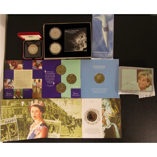 1349 - Royal Mint BUNC Five Pound Coins in Presentation Packs (7). Entente Cordiale 2004 (proof). Concorde ... 