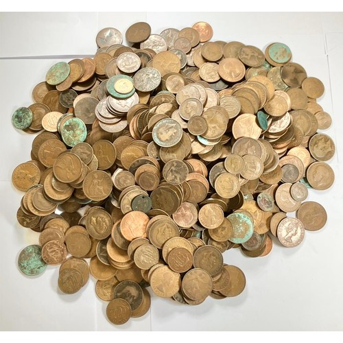 468 - British Milled Copper Coins, Pennies, Halfpence and Farthings. Victoria through to Elizabeth II, var... 