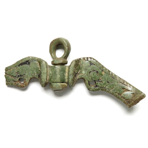 134 - Tudor decorated bronze purse bar. 84mm x 32mm, 42.9g.