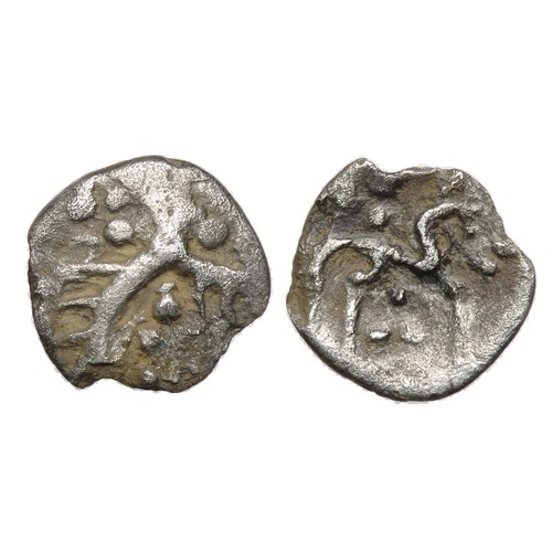 163 - Iceni Three Antlers Half Unit. Circa 1st century BC - 1st century AD. Silver, 0.32g. 10 mm. Three ar... 