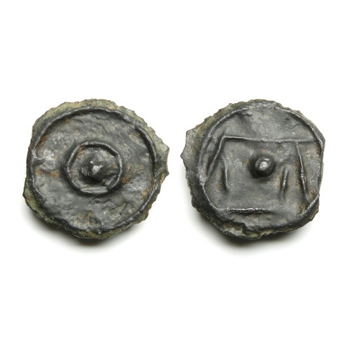 156 - Canti Nipples Potin. Copper-alloy, 1.10g. 14 mm. Crude outlined head around central nipple. R. Crude... 