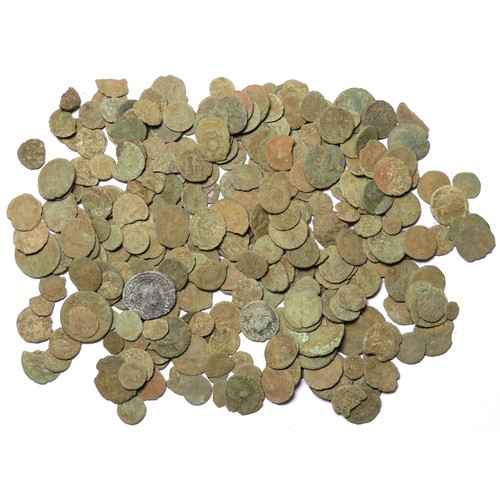 250 - Roman bronze coin group, approximately 270 coins, mostly 3rd - 4th century AD.