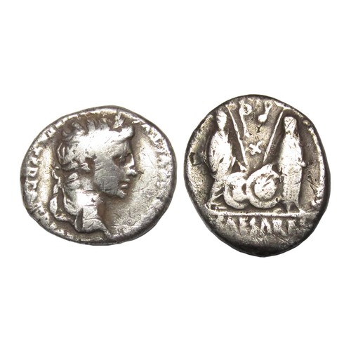 181 - Augustus Denarius. Circa 2 BC-4 AD. Silver, 3.45g. 17 mm.CAESAR AVGVSTVS DIVI F PATER PATRIAE, Laure... 