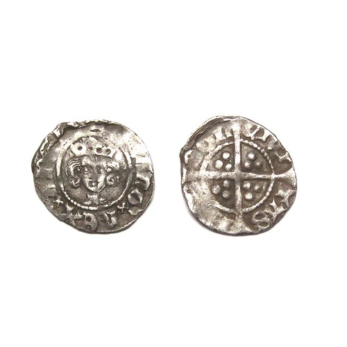 302 - Richard II Halfpenny. 1377-99. Silver, 0.49g. 13 mm. Crowned facing bust, +RICARD REX ANGL. R. Cross... 