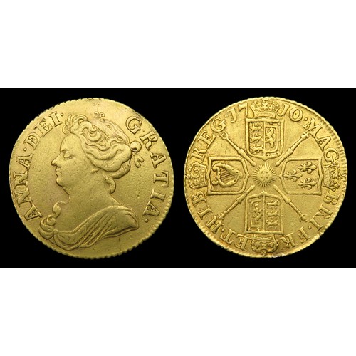 366 - Anne Guinea 1710. Gold, 8.2g. 25 mm. Third draped bust. ANNA DEI GRATIA. R. Crowned cruciform shield... 