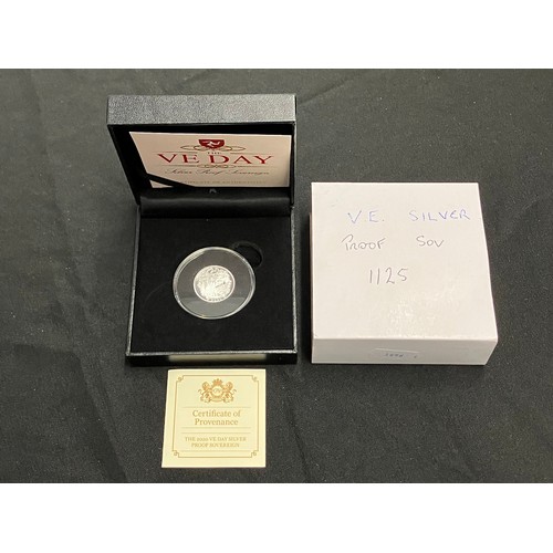 444 - 2020 VE Day Silver Proof Sovereign.