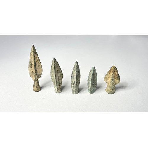 30 - Ancient Greek Arrowheads (5). Circa 2nd-1st century BCE. Copper-alloy, 26mm-44mm. To include, three ... 