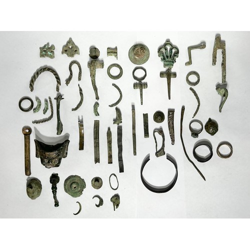 78 - Large Collection Of Roman Artefacts. Circa 1st-4th century CE. To include, various brooches, rings, ... 