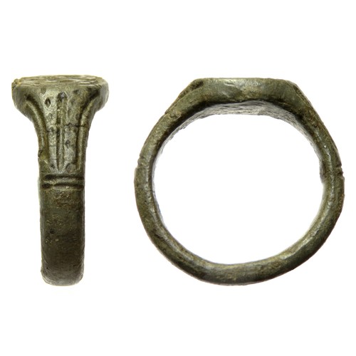 143 - Medieval bronze seal ring. Circa 14th/15th century AD. 33mm diameter, 9.97g, ring size: UK Z; US 12.... 