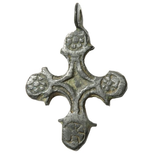 155 - Medieval silver cross pendant. 32mm, 3.5g. From an English private collection, acquired prior to 199... 