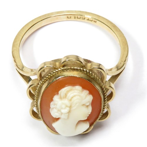 160 - 9ct gold cameo ring in a vintage box marked H L Brown & Son Ltd, Sheffield. 2.98g, ring size UK ... 