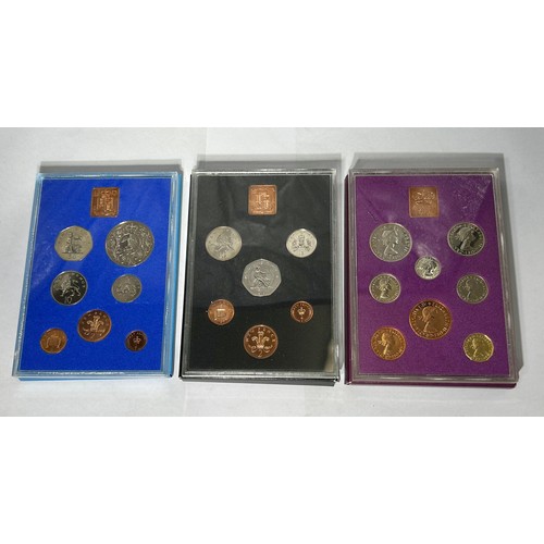 471 - Boxed proof Royal Mint Year Sets (9). Coinage of Great Britain, 1970 x 4, 1971 x 2 and 1977 x 3.