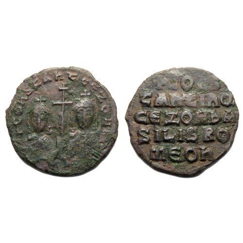 169 - Byzantine Follis. Circa 913-959 AD. Constantine VII Porphyrogenitus and Zoe. CONSTANT CE ZOH, facing... 