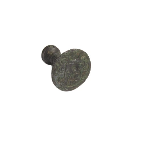 70 - 16th Century Bronze Seal Matrix. Copper-alloy, 23.38 mm. 11g. A chess-piece type matrice with collar... 