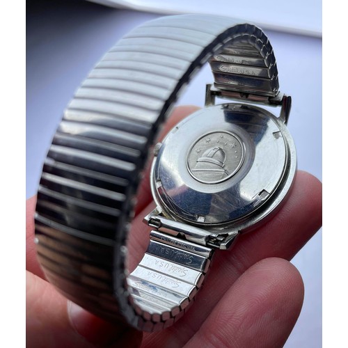 404 - 1965 Omega Constellation Watch. Automatic chronometer, officially certified. Stainless steel with br... 