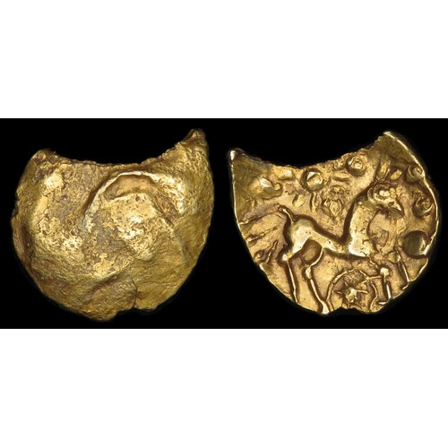 80 - Selsey Dahlia quarter stater, Regini tribe c. 50 BC. Damaged die type. Gold, 1.07g. 13.92mm. Obv: da... 