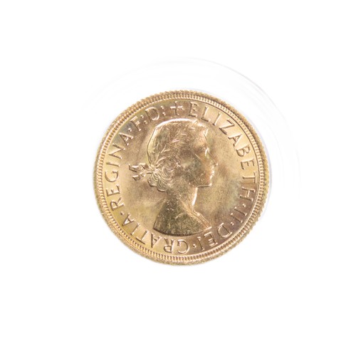 407 - Elizabeth II Gold Sovereign. 8g. Crowned bust right, ELIZABETH II DEI GRATIA REGINA F D. R. St Georg... 