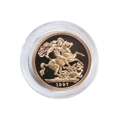 431 - Royal Mint. Elizabeth II Proof Gold Sovereign, 1997. 8g. Crowned bust right, ELIZABETH II DEI GRA RE... 