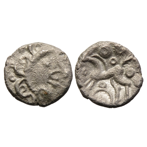 157 - East Wiltshire. Circa 50 BC. Upavon moon head silver unit. 12mm, 0.93g. Moon head right, three cresc... 