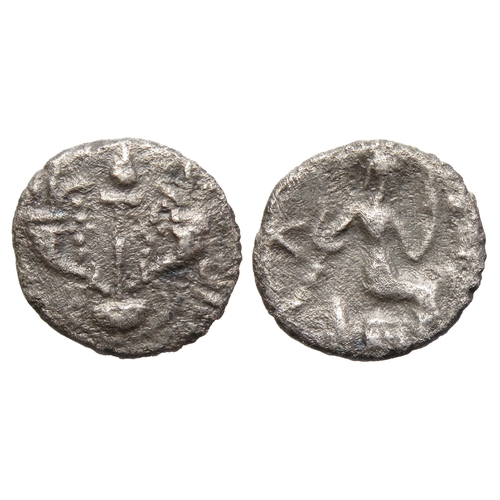 129 - Regini and Artebates: Verica Cornucopias silver unit. Circa 10-40 AD. Pinecone wand between two corn... 