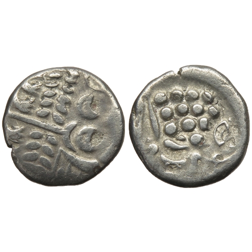 165 - Durotriges stater, circa 1st century BCE. Cranborne Chase type. Wreath, cloak and crescents. R. Dis-... 