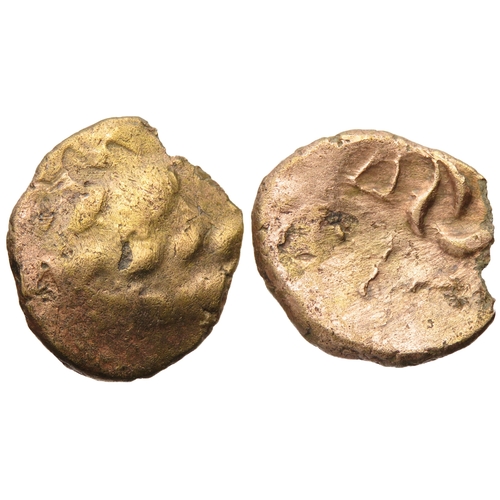 140 - Corieltavi tribe South Ferriby gold stater, c. 45BC - 10BC. Obv. Wreath, cloak and crescents ; brick... 