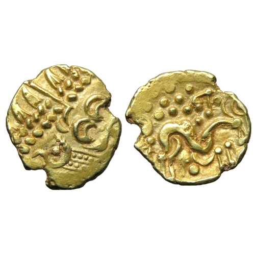 138 - Corieltavi North East Coast gold stater c. 55BC - 45BC. Right type with pellet. Obv. Stylised head o... 