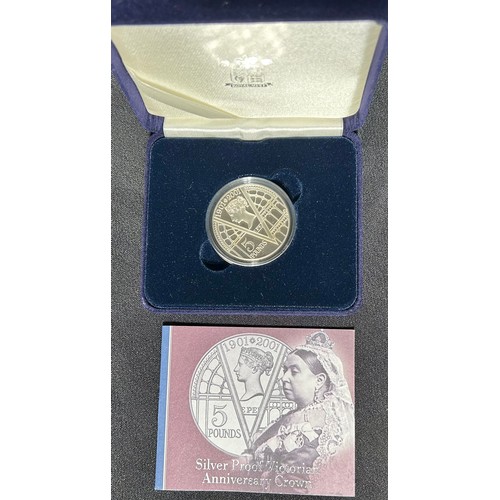 493 - Royal Mint: Silver Proof Crowns / Five Pounds (6). Queen Mother Centenary 2000 piedfort edition and ... 