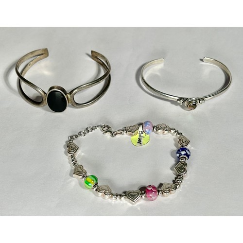 136 - Large collection of silver jewellery, vintage and new items included.