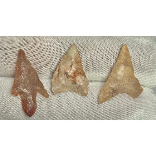 95 - Neolithic Arrow-head group (3). Circa 3000 BCE. 20mm-28mm. To include two barbed types and a tang an... 