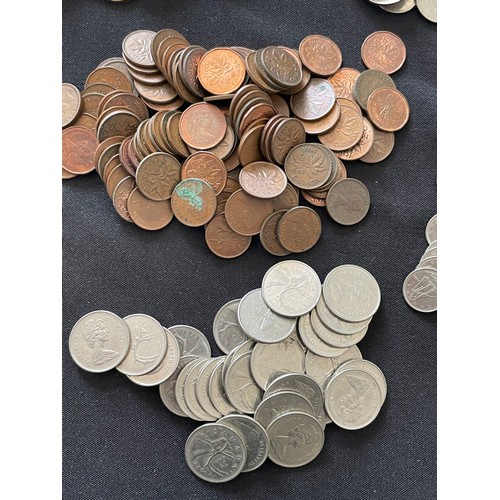 81 - Large collection of Canadian coins. 19th-20th century, various denominations, some silver. Many coin... 