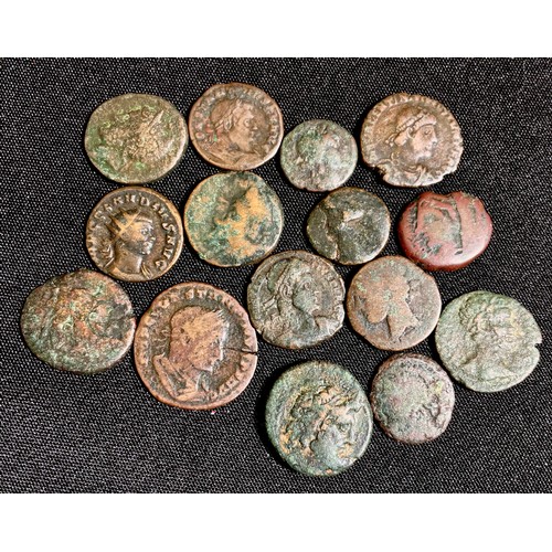 1 - Collection of Ancient bronze coins (15). Circa 200 BC-4th century AD. A selection of unattributed Gr... 