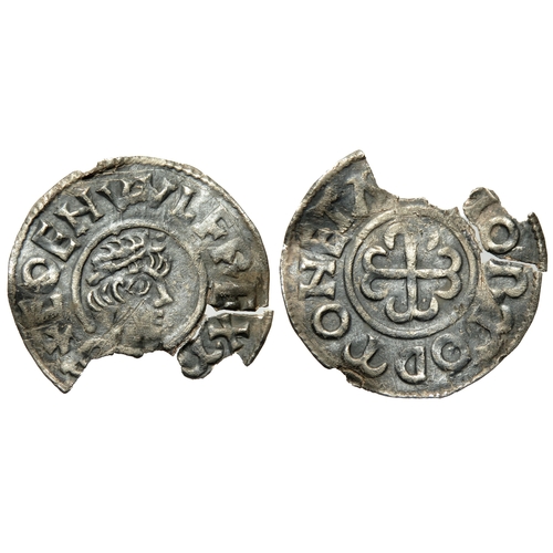 315 - Coenwulf penny. Cross moline type, BMC 69. Canterbury. Diademed bust right, +COENVVLF REX m. R. Cros... 