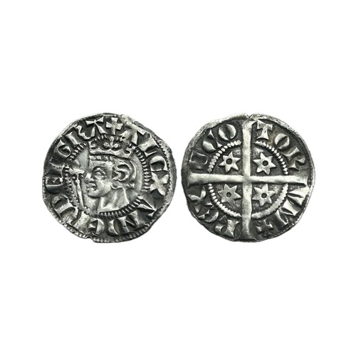 359 - Scotland, Alexander III penny. Second coinage, 1280-86 AD. Silver, 1.36g, 20mm. Crowned bust left wi... 