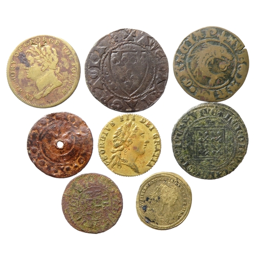 515 - Jeton and token group including two French Medieval jetons and a Lincoln 17th century token. Largest... 