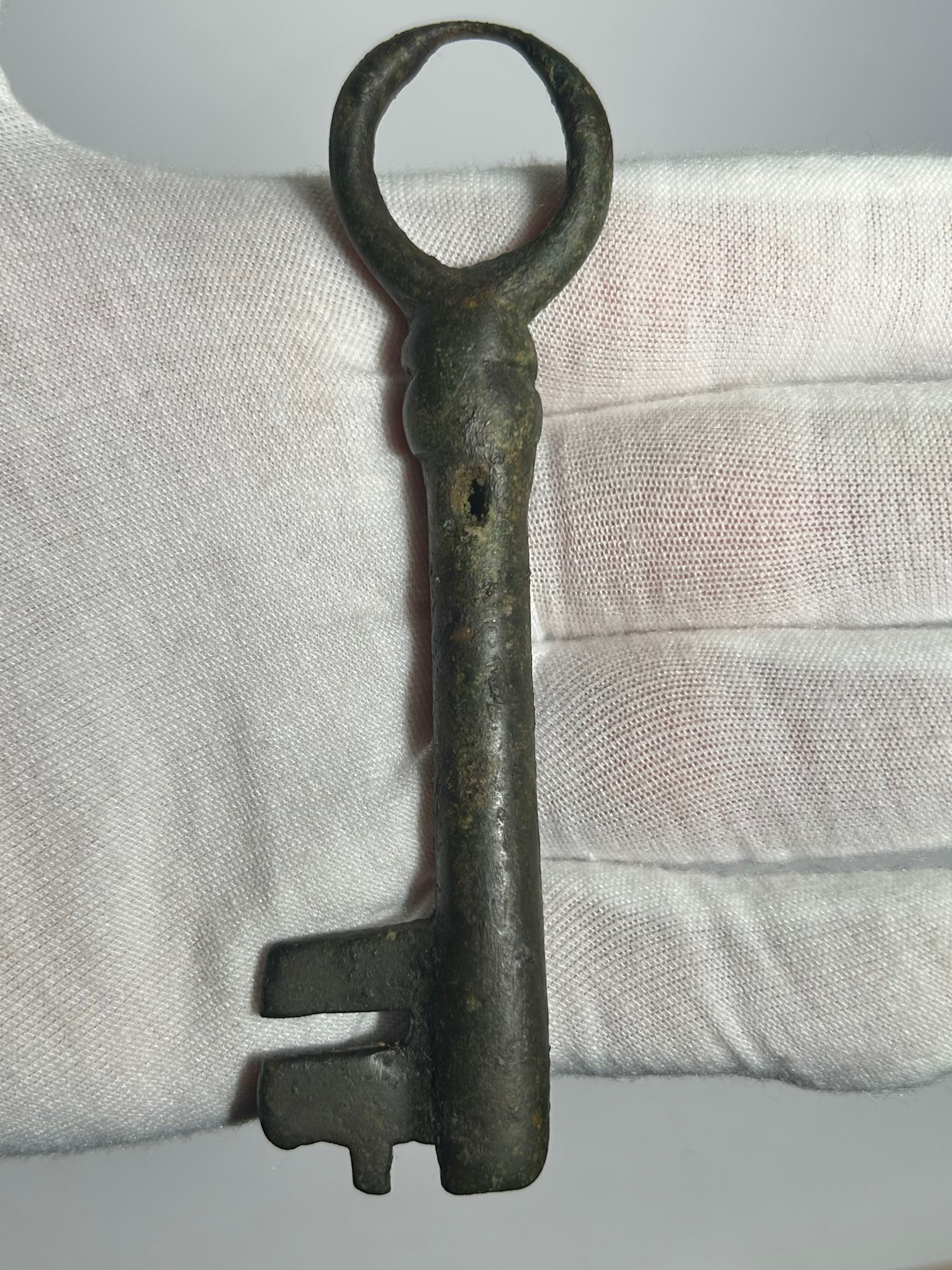 Large medieval bronze key. Circa 14th century CE. Copper-alloy, 46.18g ...