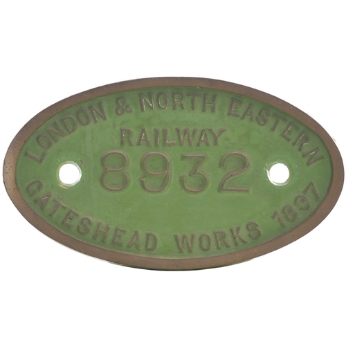 176 - A tenderplate, LONDON & NORTH EASTERN RAILWAY, 8932, GATESHEAD, 1897. The number 8932 was blank as a... 