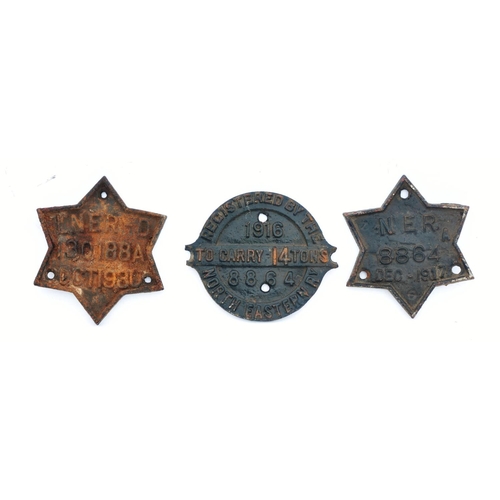 293 - Railway wagonplates, NER + LNER-D star plates + NER Reg'd, no lugs + 9B uncarried locomotive shedpla... 