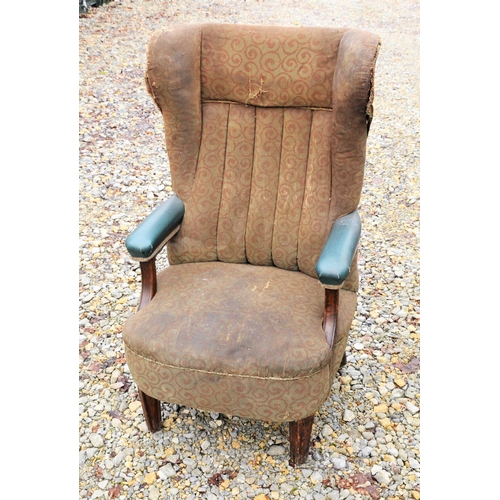 333 - Pullman car 1920s armchair, original upholstery poor condition, frame good. (Postage Band: N/A)