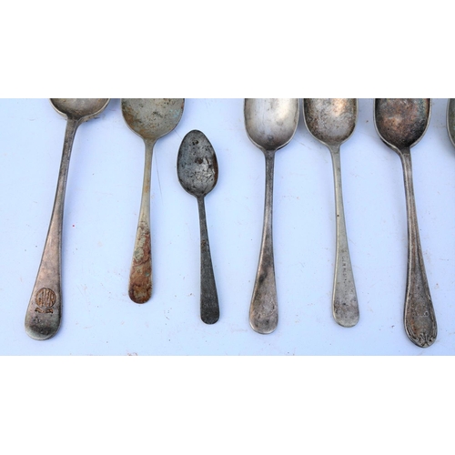 433 - Railway cutlery, Great Western, Southern, Pullman, LMS and pre grouping noted plus a quantity of unm... 