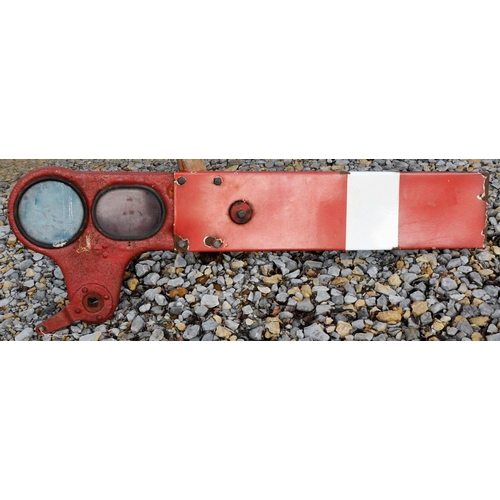 436 - British Railways upper quadrant home signal arm with spec plate & glasses. (Postage Band: N/A)