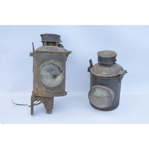 99 - British Railways (Western) signal lamps one complete with fixing bracket casting & interior. (2)(Pos... 