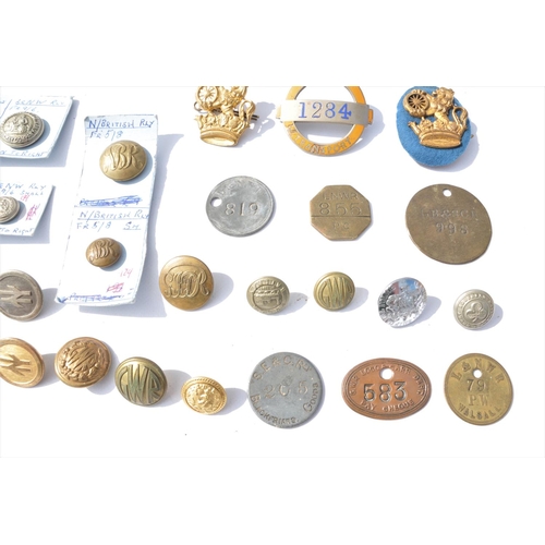 20 - Quantity of railway Company uniform buttons including LNWR (with train facing right & left), North B... 