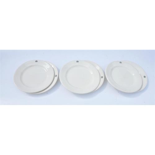 Pullman Dining Car 9 5/8" diameter white china dining plates with crest by Ridgway, the older pattern in excellent condition. (6) (Postage Band: N/A)