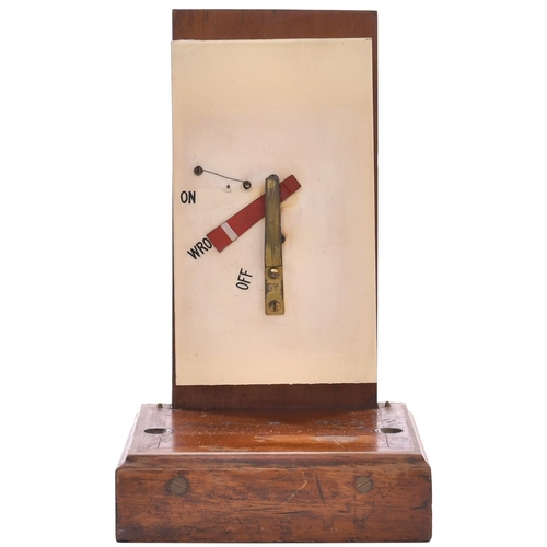 177 - A GWR Home signal repeater, wooden case with brass plate, 25, 29, height 9½